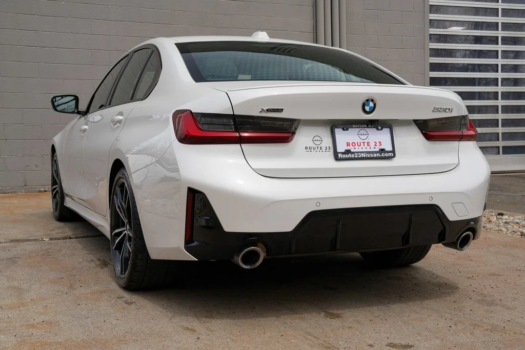 2024 BMW 3 Series 330i - Photo 8