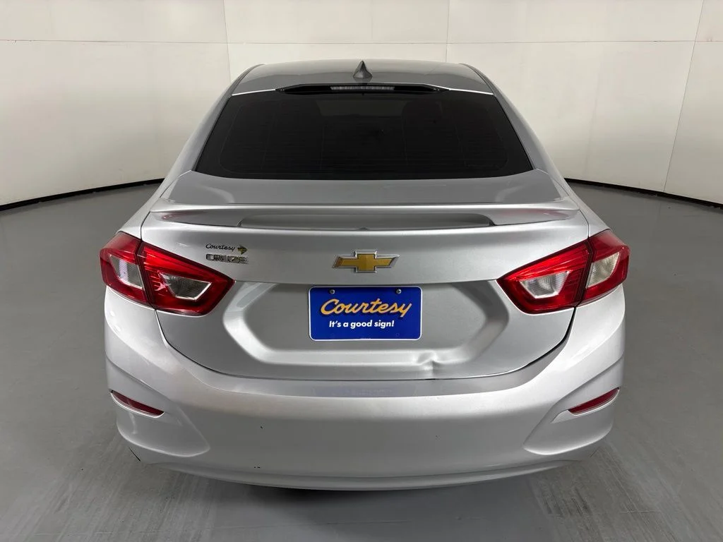 Used 2018 Silver Chevrolet LS image 7