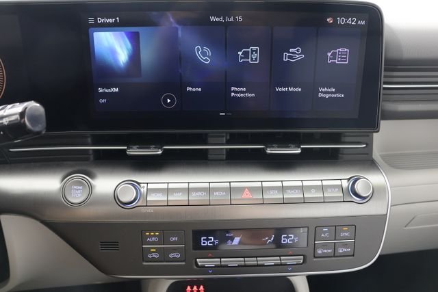 Used 2025 White Hyundai SEL image 14