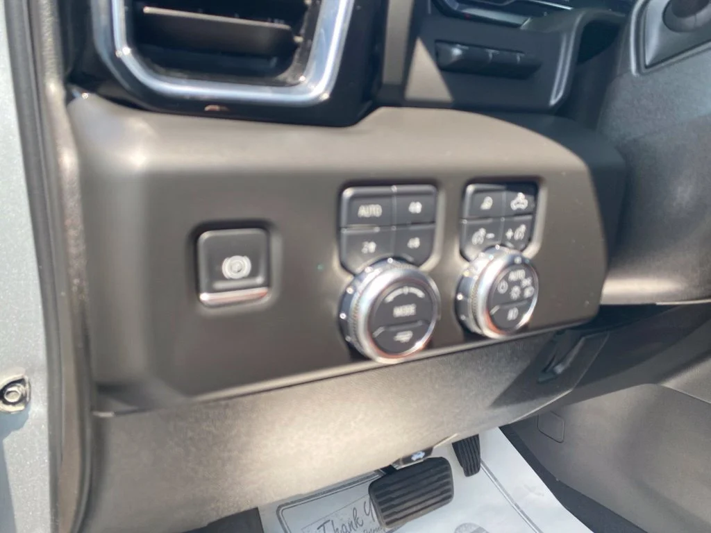 Used 2025 Silver GMC Denali Ultimate image 15