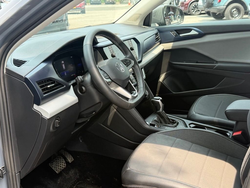 Used 2022 Pure Gray Volkswagen 1.5T SE image 19