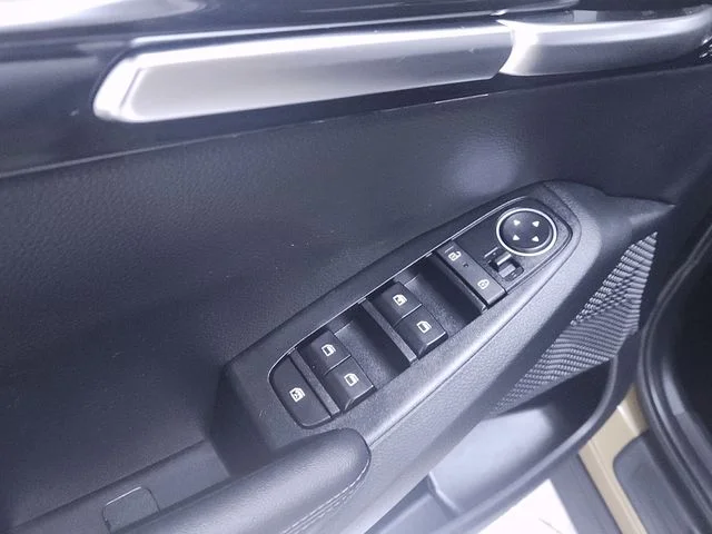 Used 2024 Green Kia S image 13