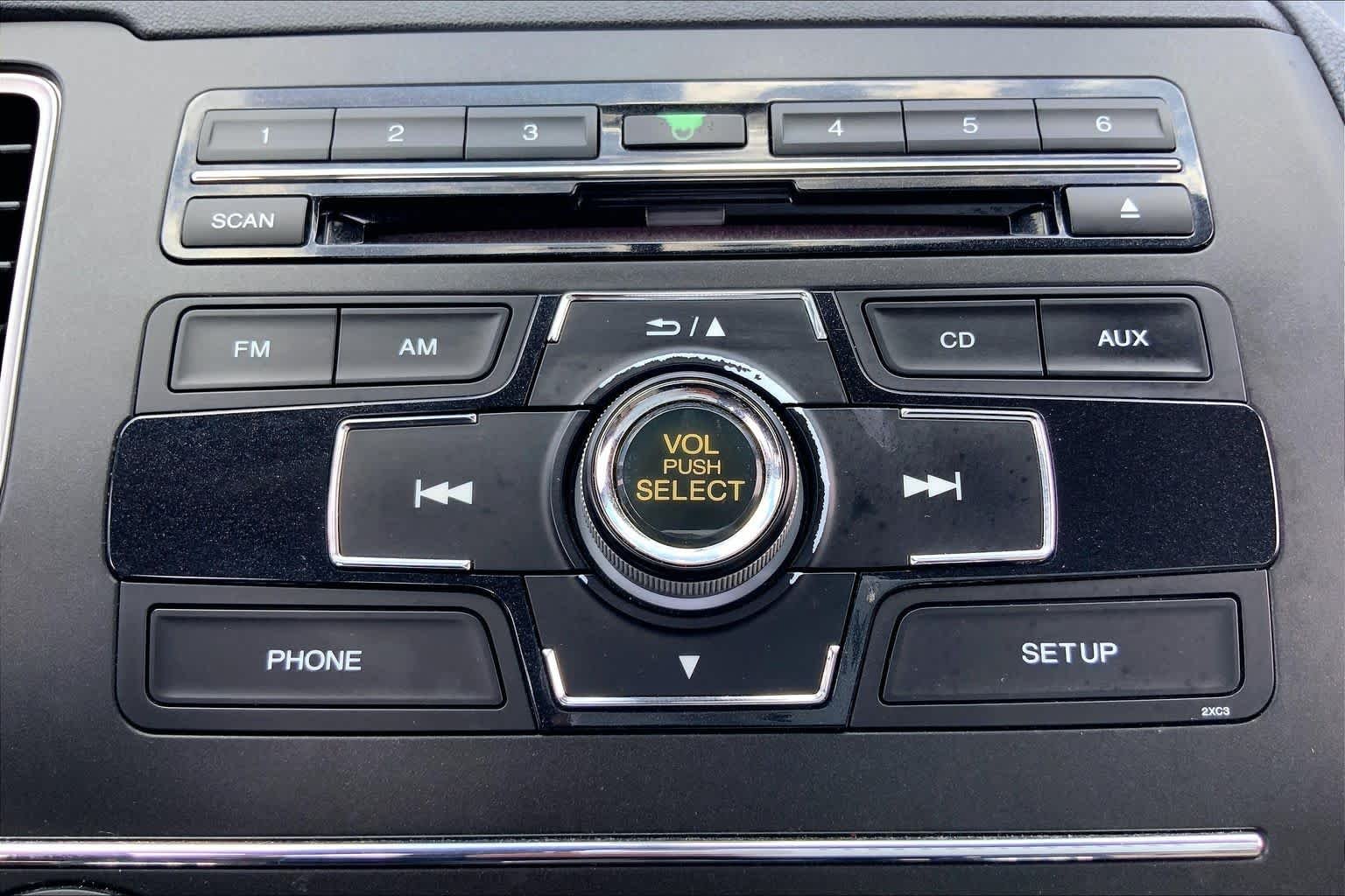 Used 2015 Taffeta White Honda LX image 33