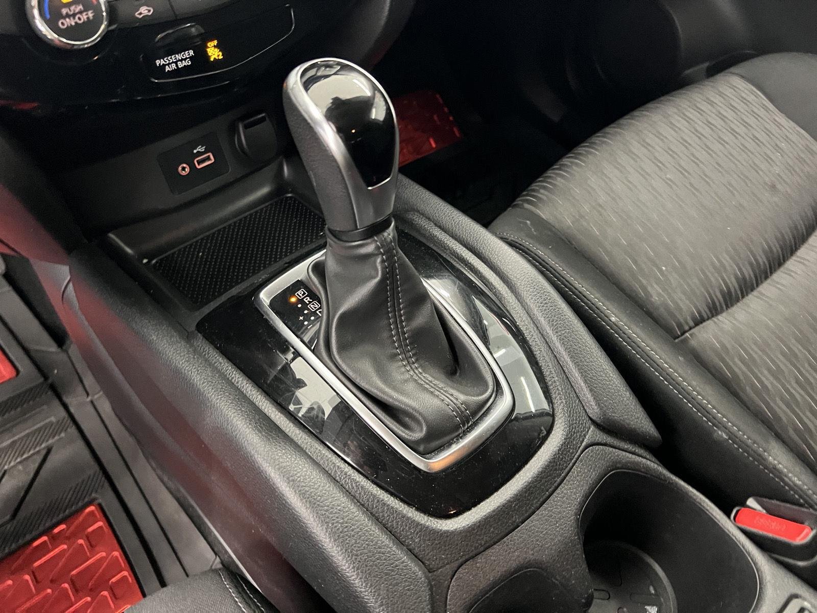 2020 Nissan Rogue SV - Photo 17