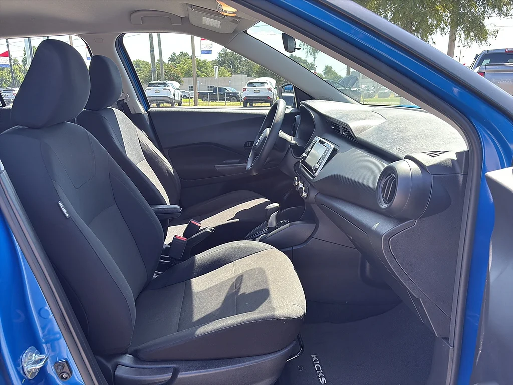 Used 2025 Electric Blue Metallic Nissan  image 15