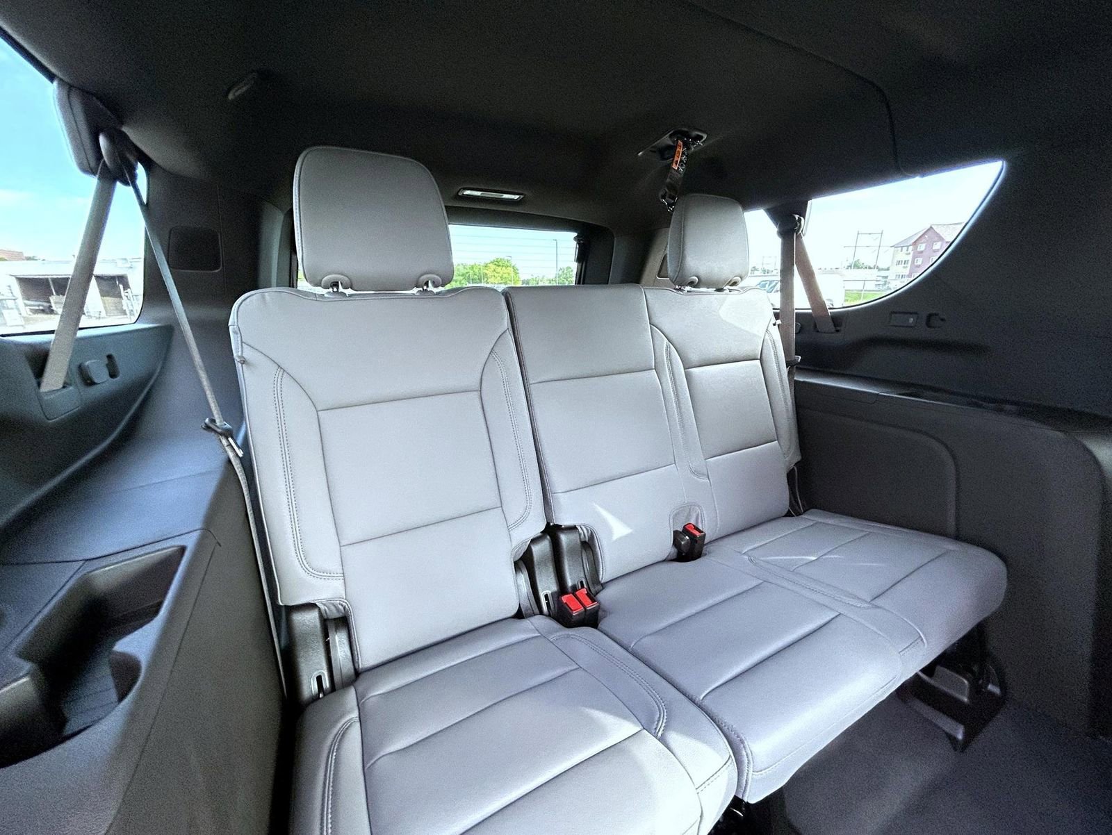 2026 Chevrolet Suburban LT - Photo 21