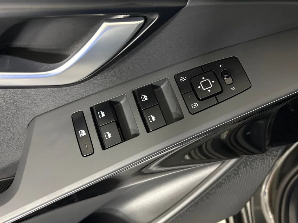 New 2026 Interstellar Gray Kia WIND image 15