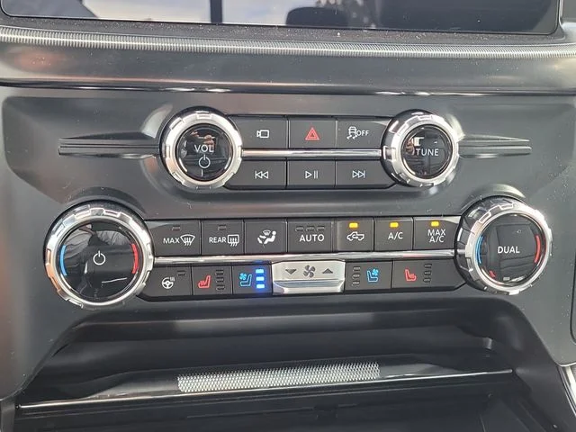 New 2026 Silver Metallic Ford Platinum image 25
