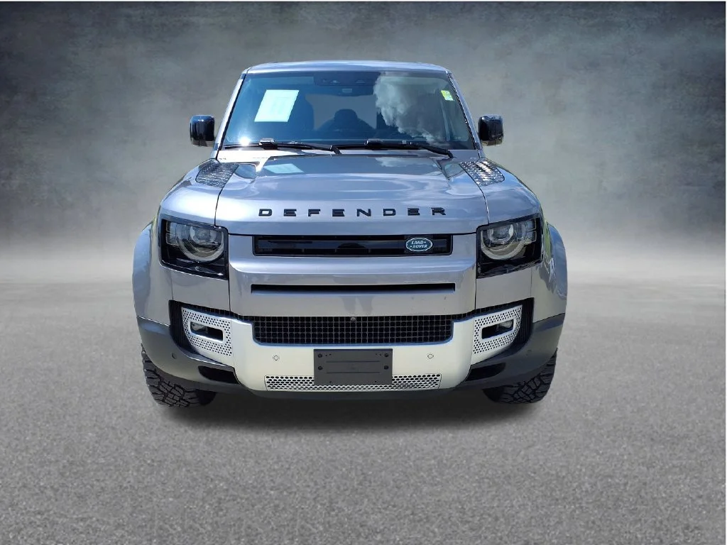 Used 2023 Black Land Rover SE image 2