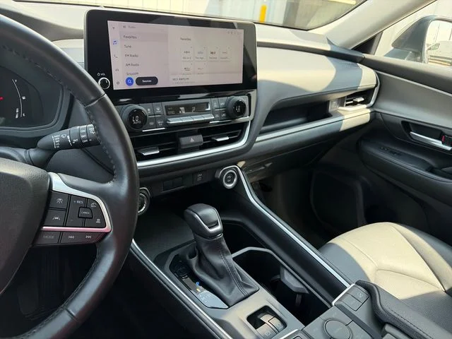 Used 2025 Black Toyota XLE image 17