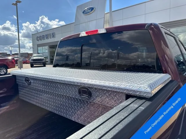 Used 2015 Red Ford King Ranch image 19