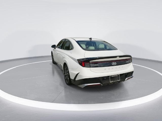 Used 2025 White Hyundai SEL image 6