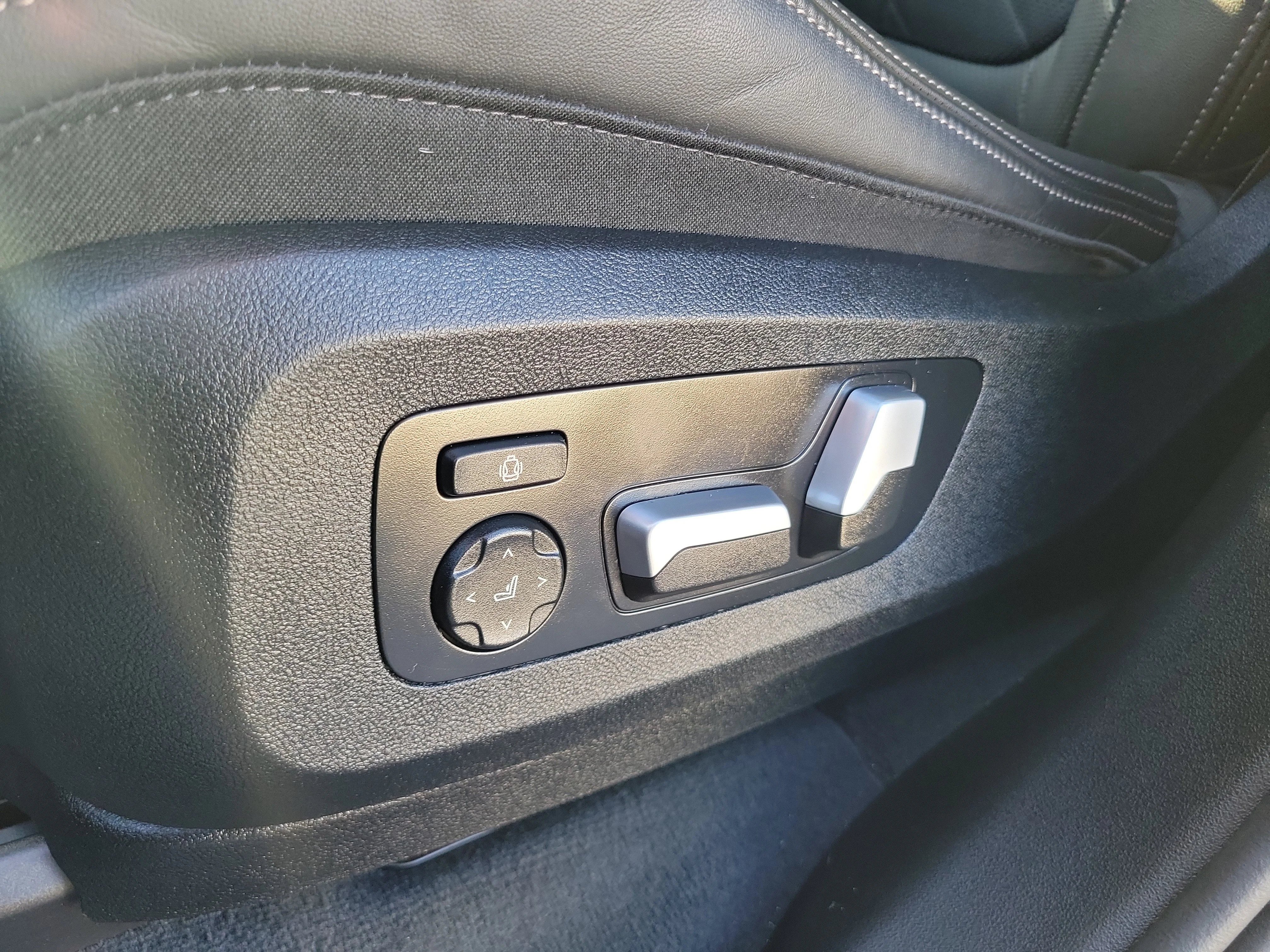 Certified Used 2024 Green BMW sDrive40i image 15