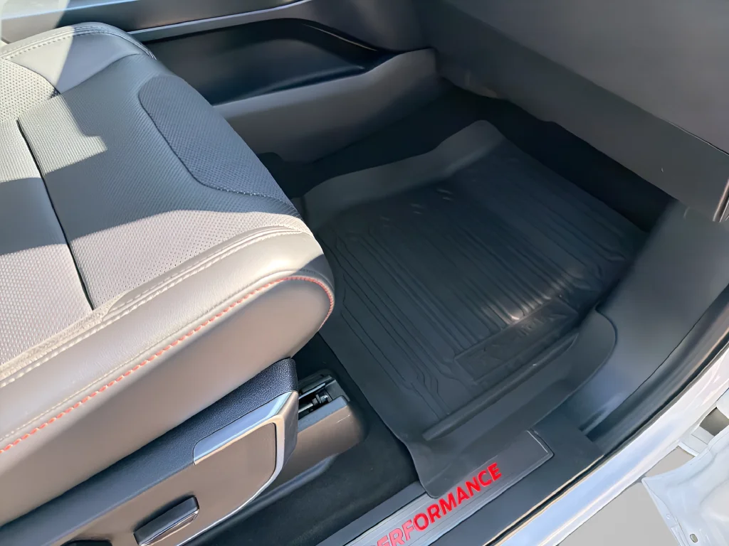 Used 2025 White Ford Raptor image 38