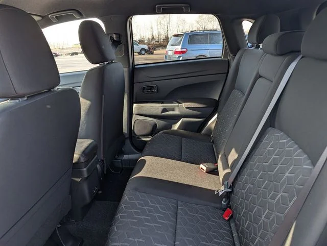 New 2026 Mercury Gray Metallic Mitsubishi 2.0 Trail Edition image 5