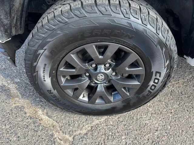 Used 2021 White Toyota SR5 image 9