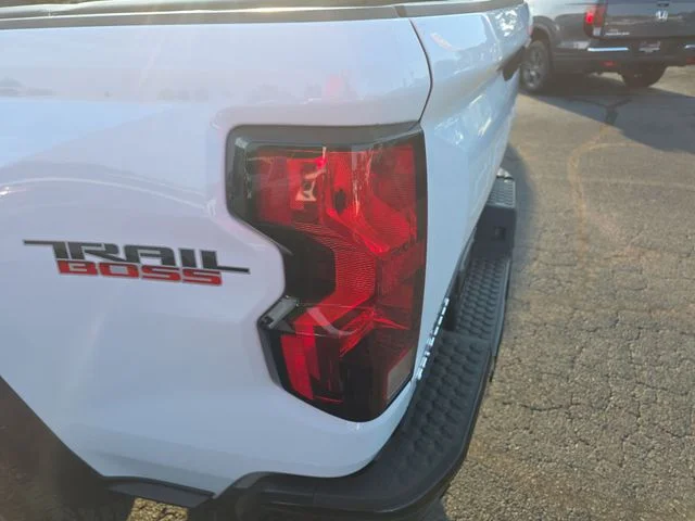 Used 2025 White Chevrolet Trail Boss image 35