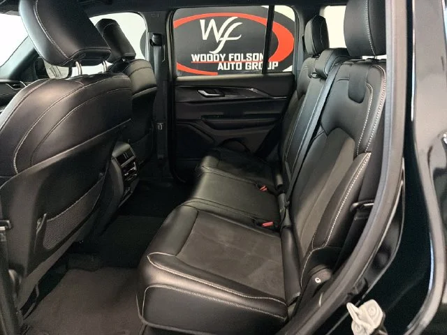 Used 2023 Black Jeep Altitude image 12