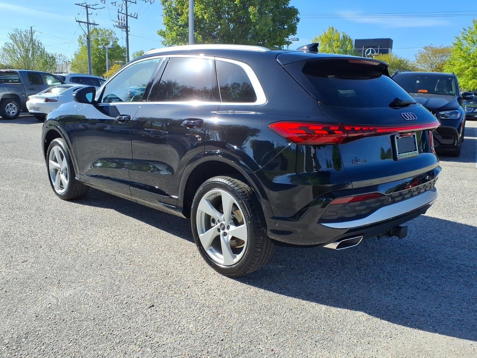 Used 2025 Mythos Black Metallic Audi Premium Plus image 8