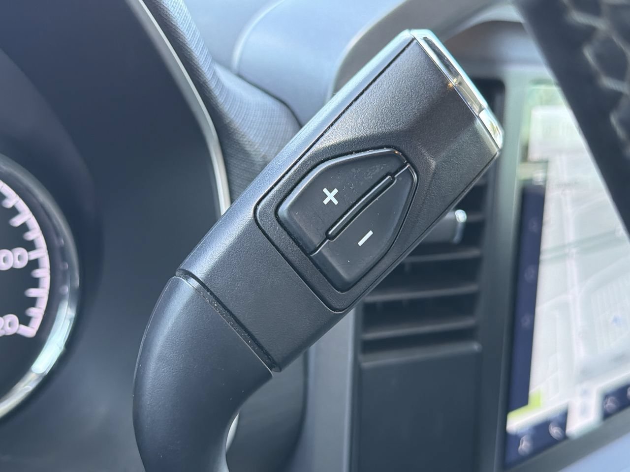 Used 2023 Silver Metallic Ford XLT image 24