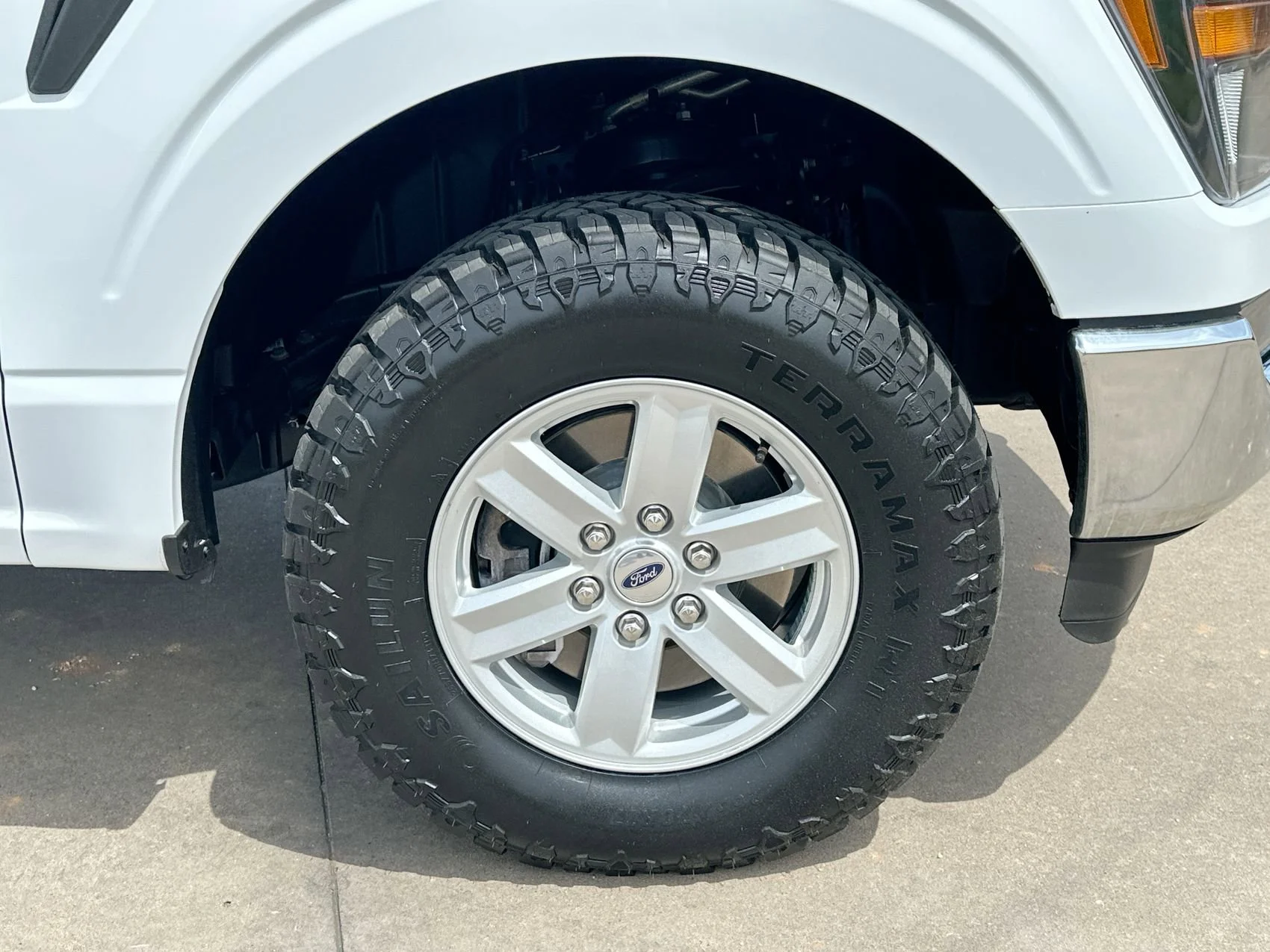 Used 2023 Oxford White Ford XL image 10