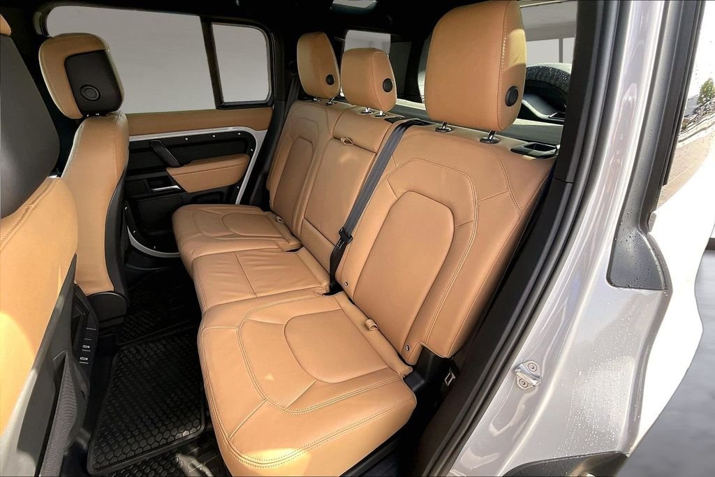 New 2026 Borasco Grey Metallic Land Rover S image 10