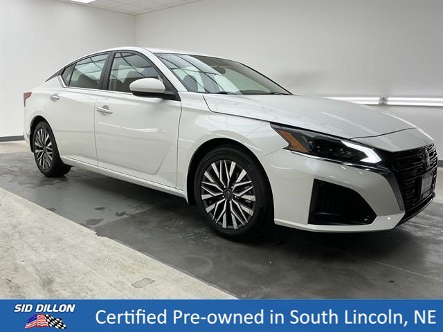 Used 2023 Pearl White Tricoat Nissan 2.5 SV image 3