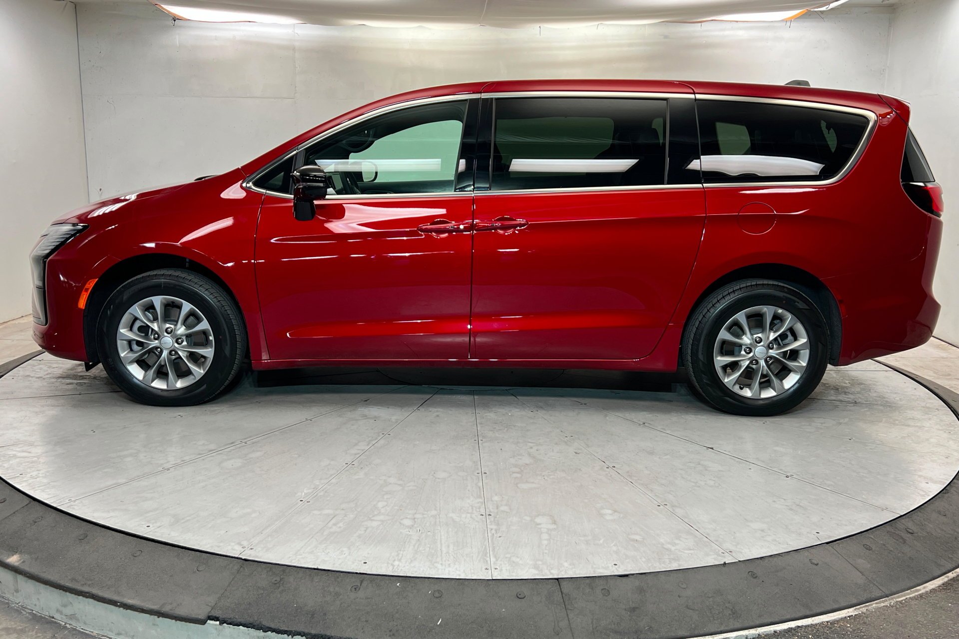 2027 Chrysler Pacifica Select - Photo 2