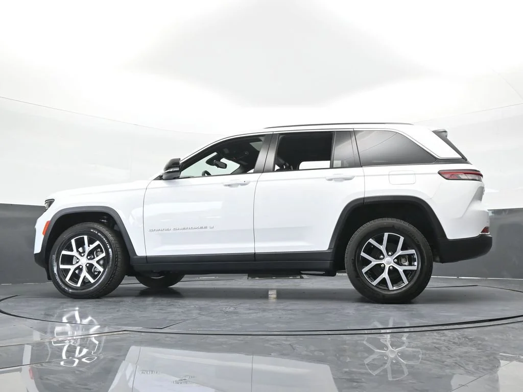 Used 2024 White Jeep Limited image 63