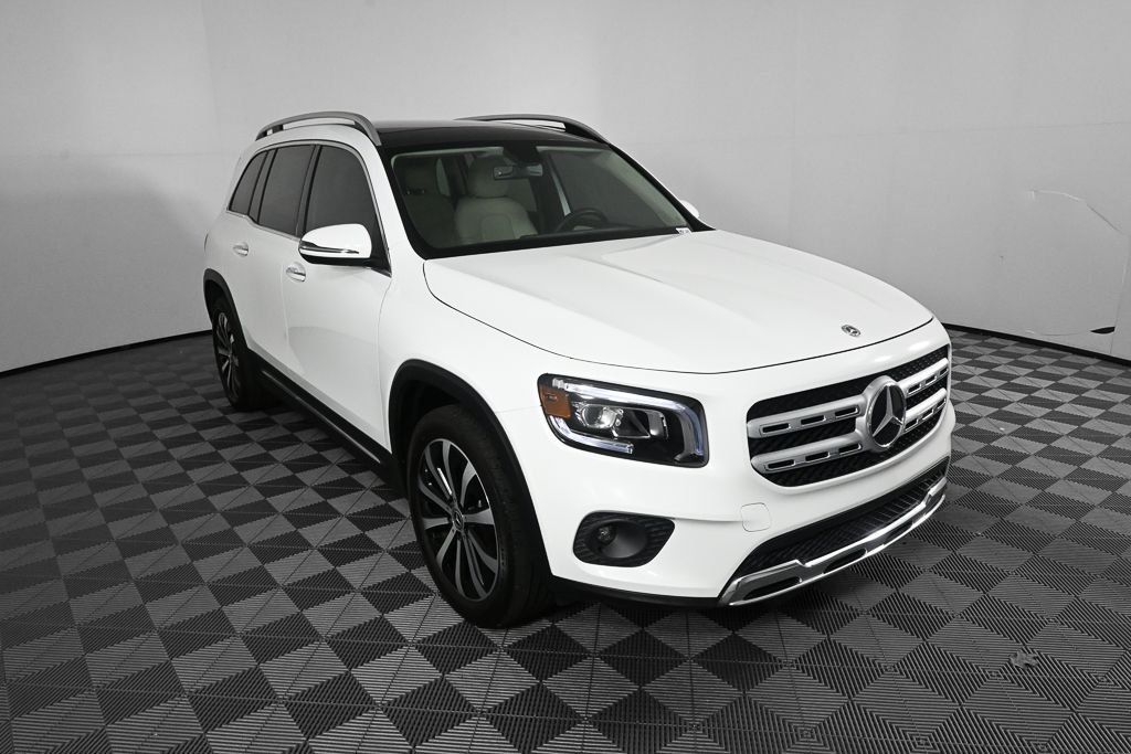 Used 2021  Mercedes-Benz GLB 250 image 25