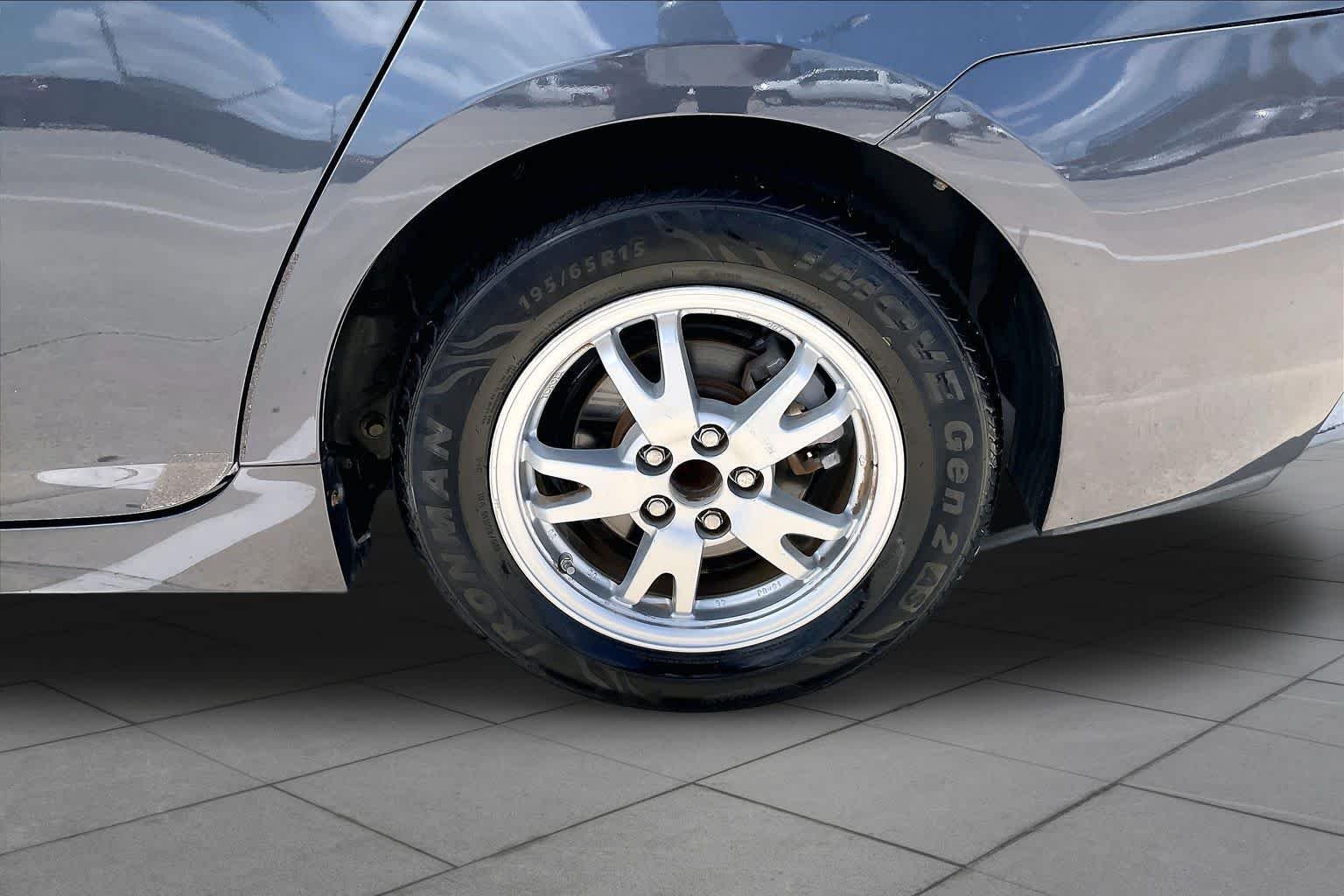 Used 2011 Winter Gray Metallic Toyota I image 10