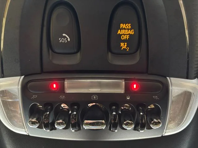 Used 2019 Blue MINI Iconic image 23
