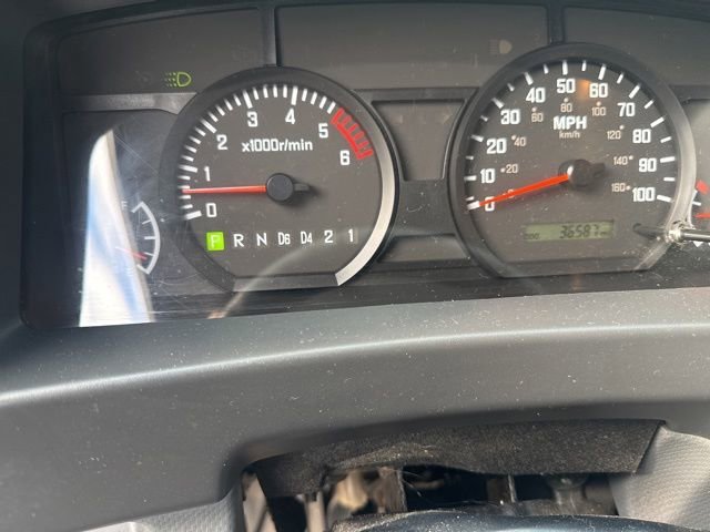 Used 2019 White Isuzu NPR-HD image 18