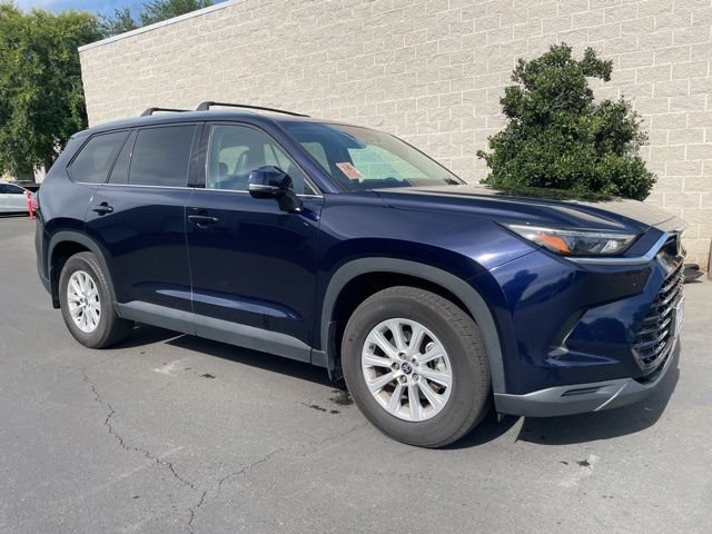 Used 2024  Toyota XLE image 1