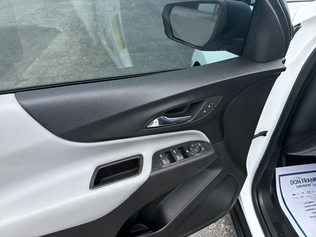 Used 2022 White Chevrolet LS image 11