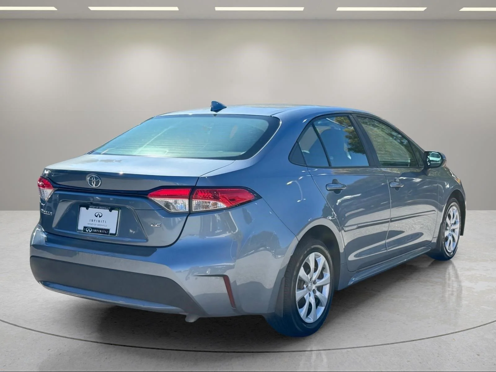 Used 2022 Celestite Toyota LE image 5