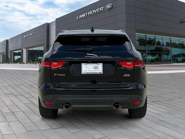 Used 2020  Jaguar 25t Premium image 4