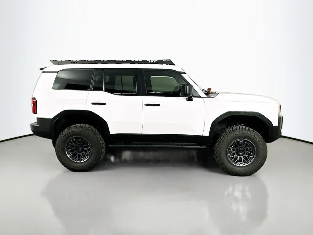 Used 2025 Ice Cap Toyota 1958 image 9