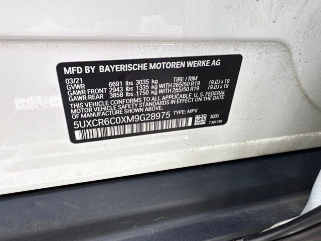 Used 2021 White BMW xDrive40i image 10