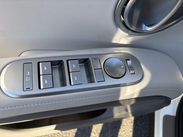 New 2026 Creamy White Pearl Hyundai SEL AWD image 18