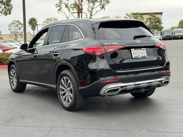 Used 2025 Black Mercedes-Benz GLC 300 image 13