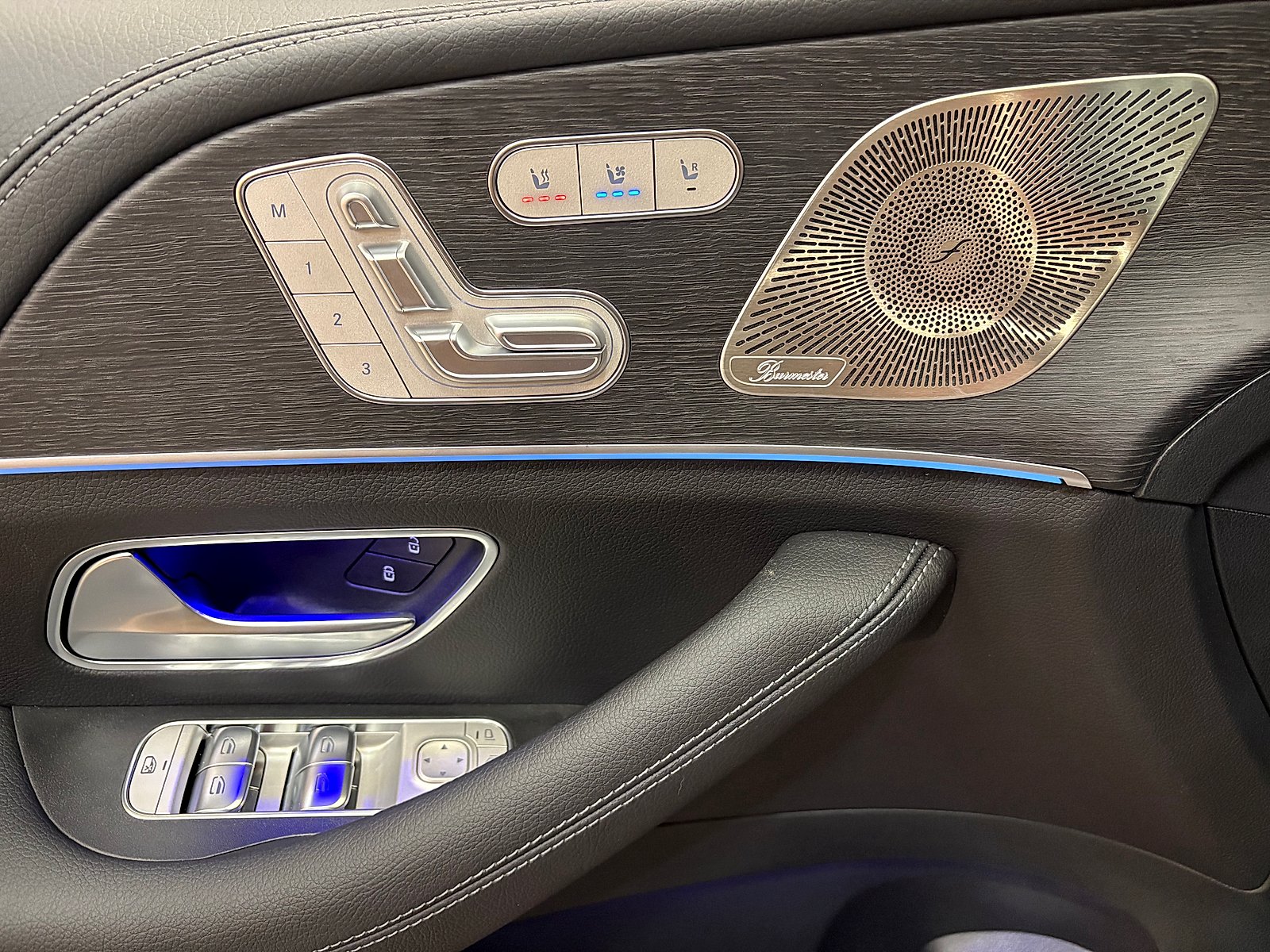 New 2026 Obsidian Black Metallic Mercedes-Benz 4MATIC® image 13