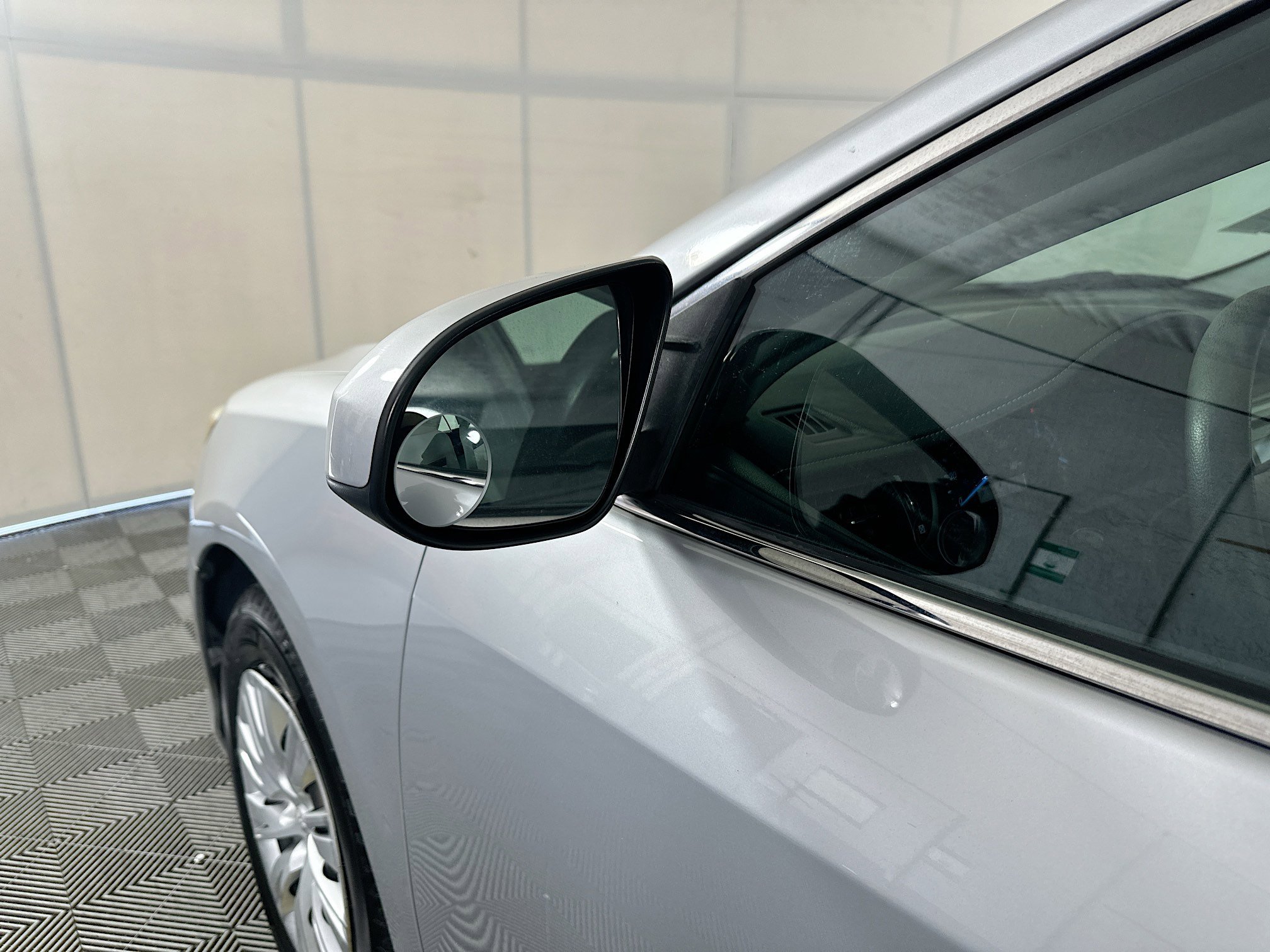 Used 2012 Classic Silver Metallic Toyota L image 10