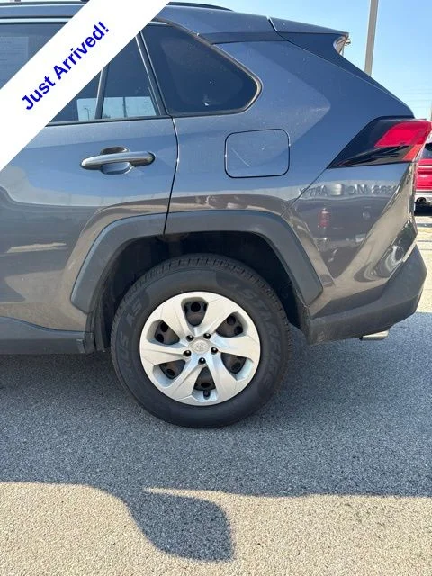 Used 2021 Gray Toyota LE image 10