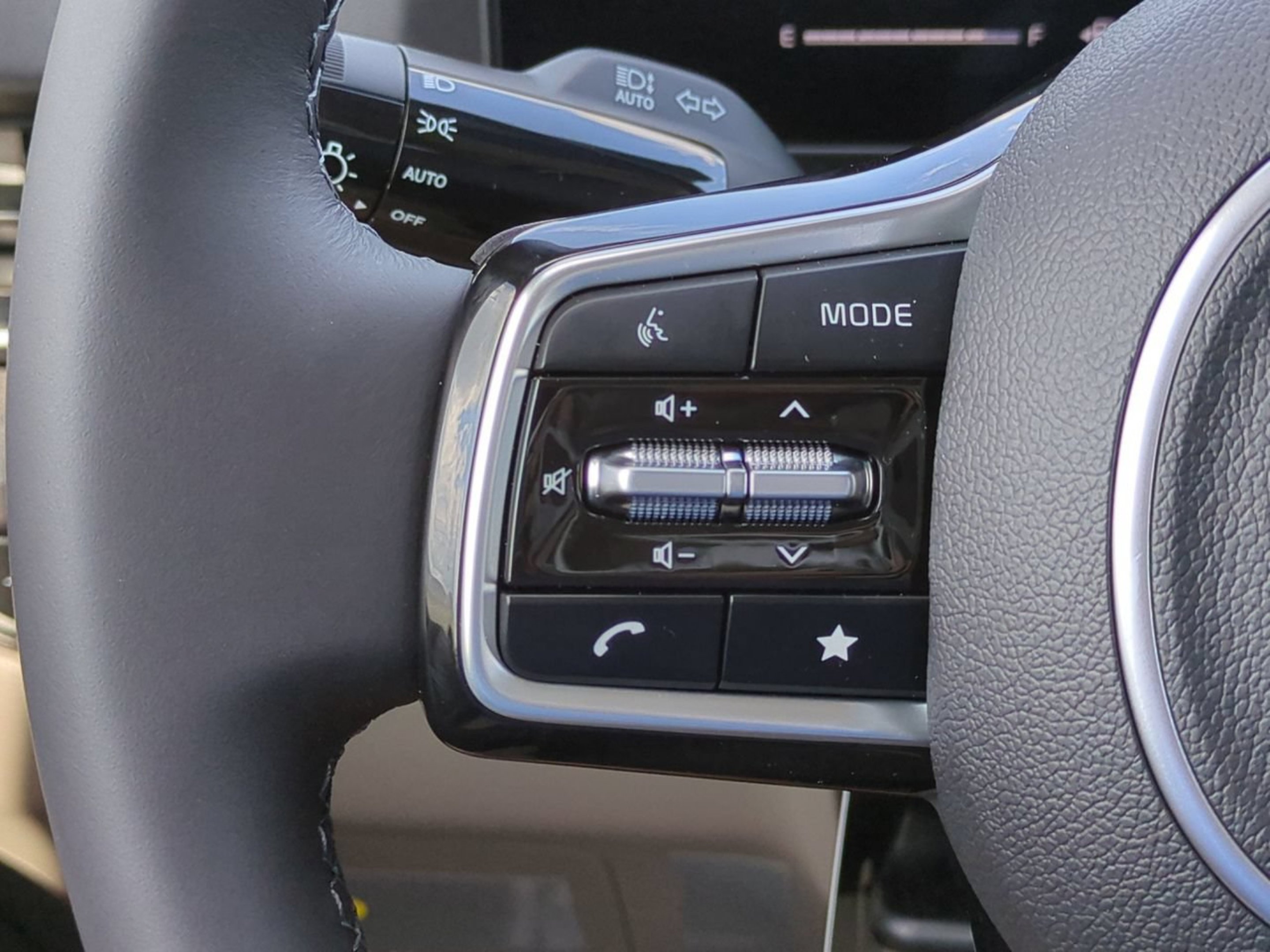 New 2026 Ivory Silver Kia EX image 25