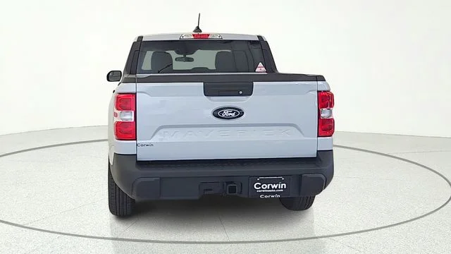 New 2026 Space White Metallic Ford XLT image 7