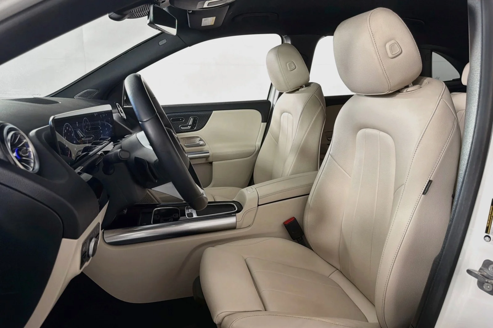 Used 2024 Polar White Mercedes-Benz 250 image 19