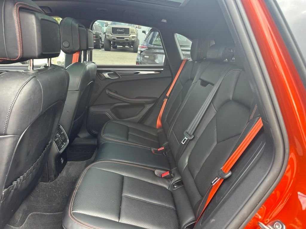 Used 2024  Porsche T image 12