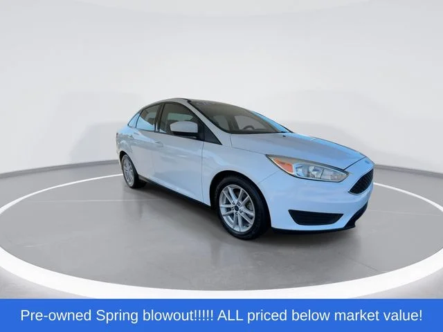 Used 2018 White Ford SE image 2