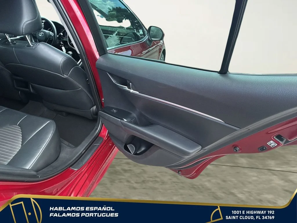Used 2018 Red Toyota SE image 27